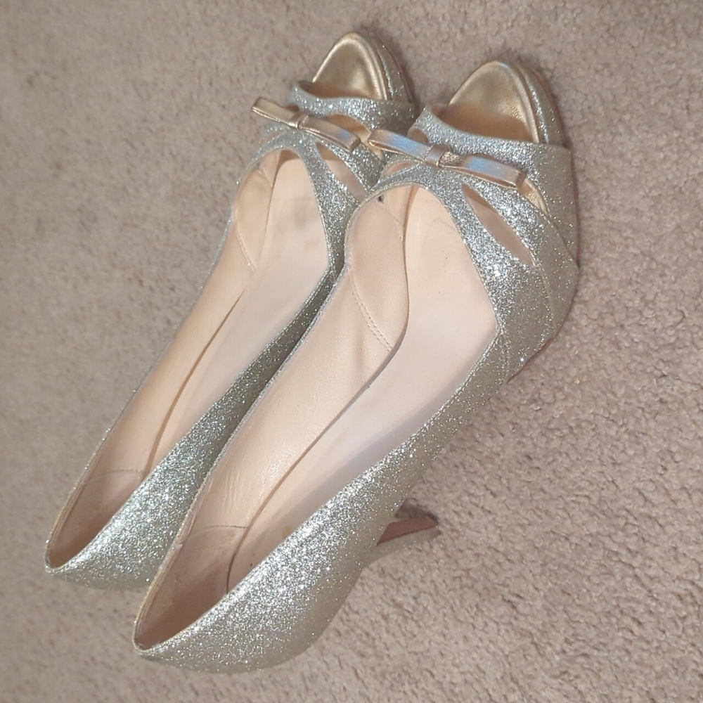Kate Spade gold sparkle pumps, size 8.5 Medium
